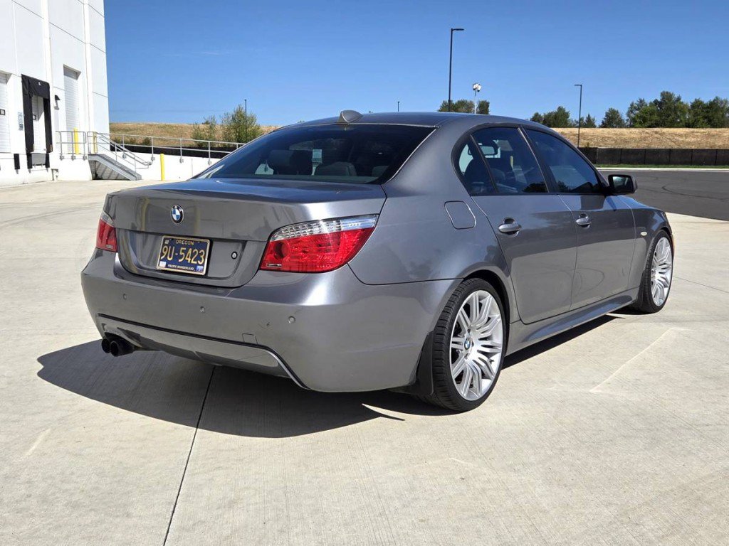 Used 2008 BMW 550i Sedan RWD image 5