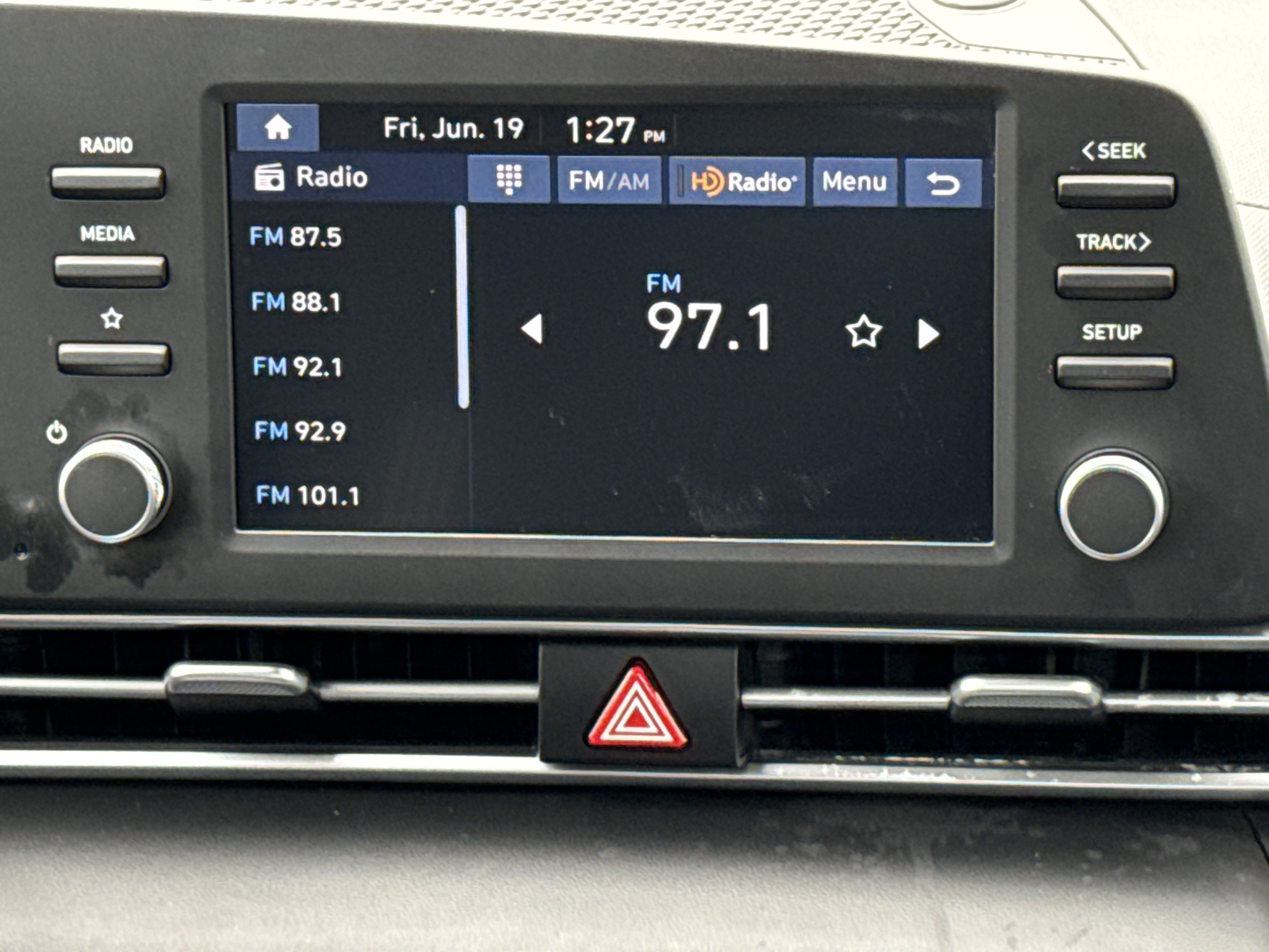 Used 2025 Hyundai Elantra SE FWD image 23
