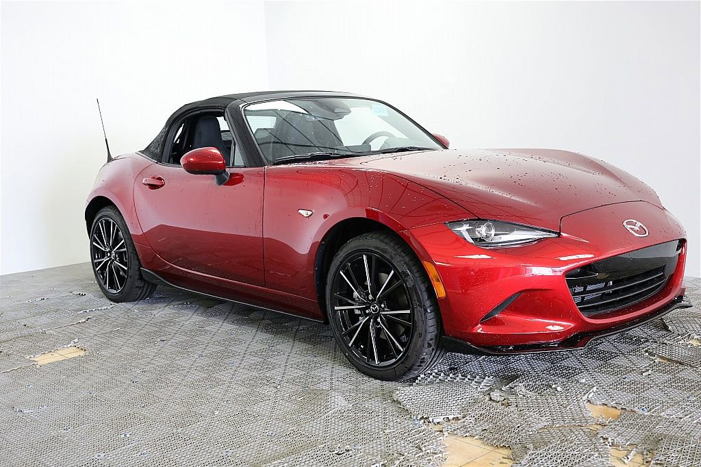 New 2025 MAZDA MX-5 Miata Grand Touring w/ Appearance Package RWD image 2