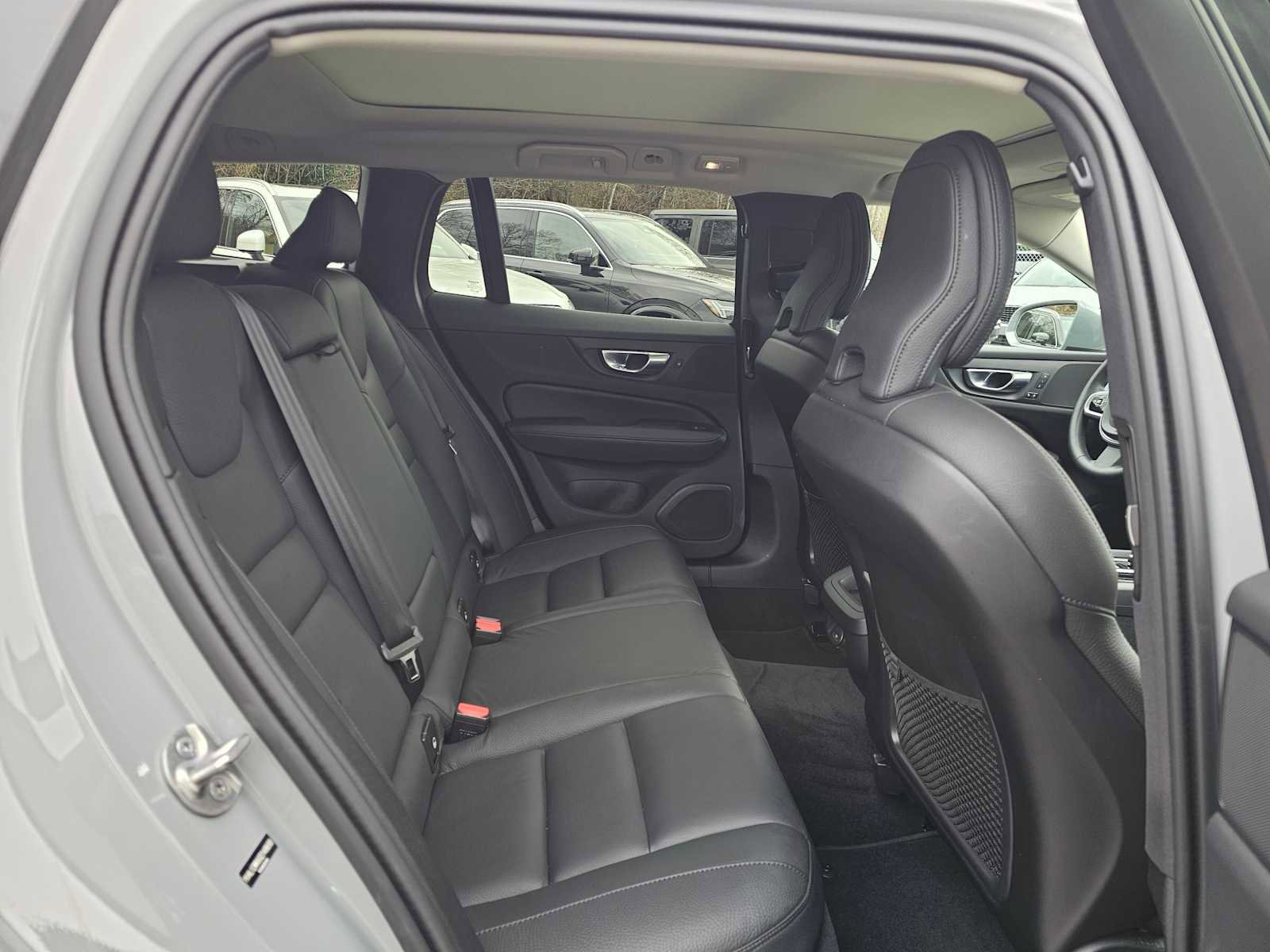 Certified 2025 Volvo V60 B5 Cross Country Plus image 13