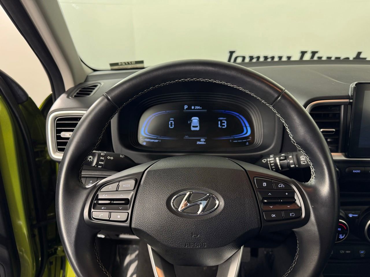 Used 2024 Hyundai Venue SEL image 21