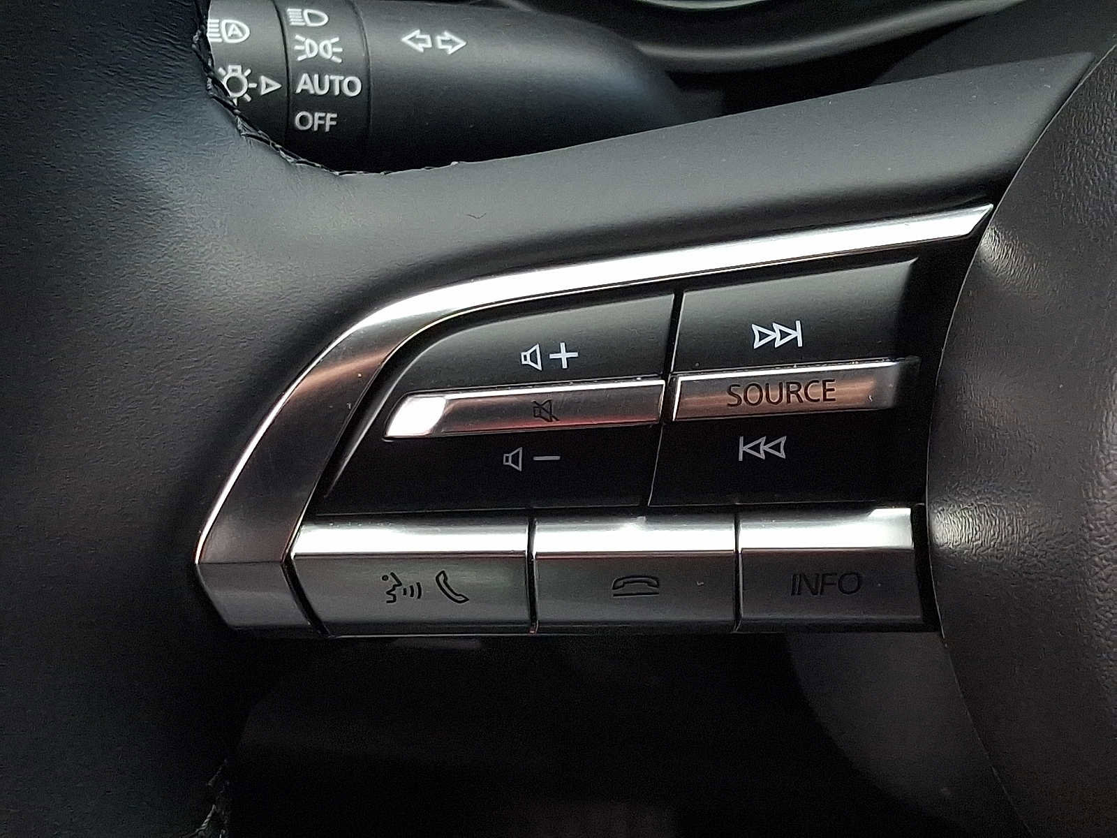 Used 2025 MAZDA CX-50 AWD 2.5 S w/ Cargo Package image 21