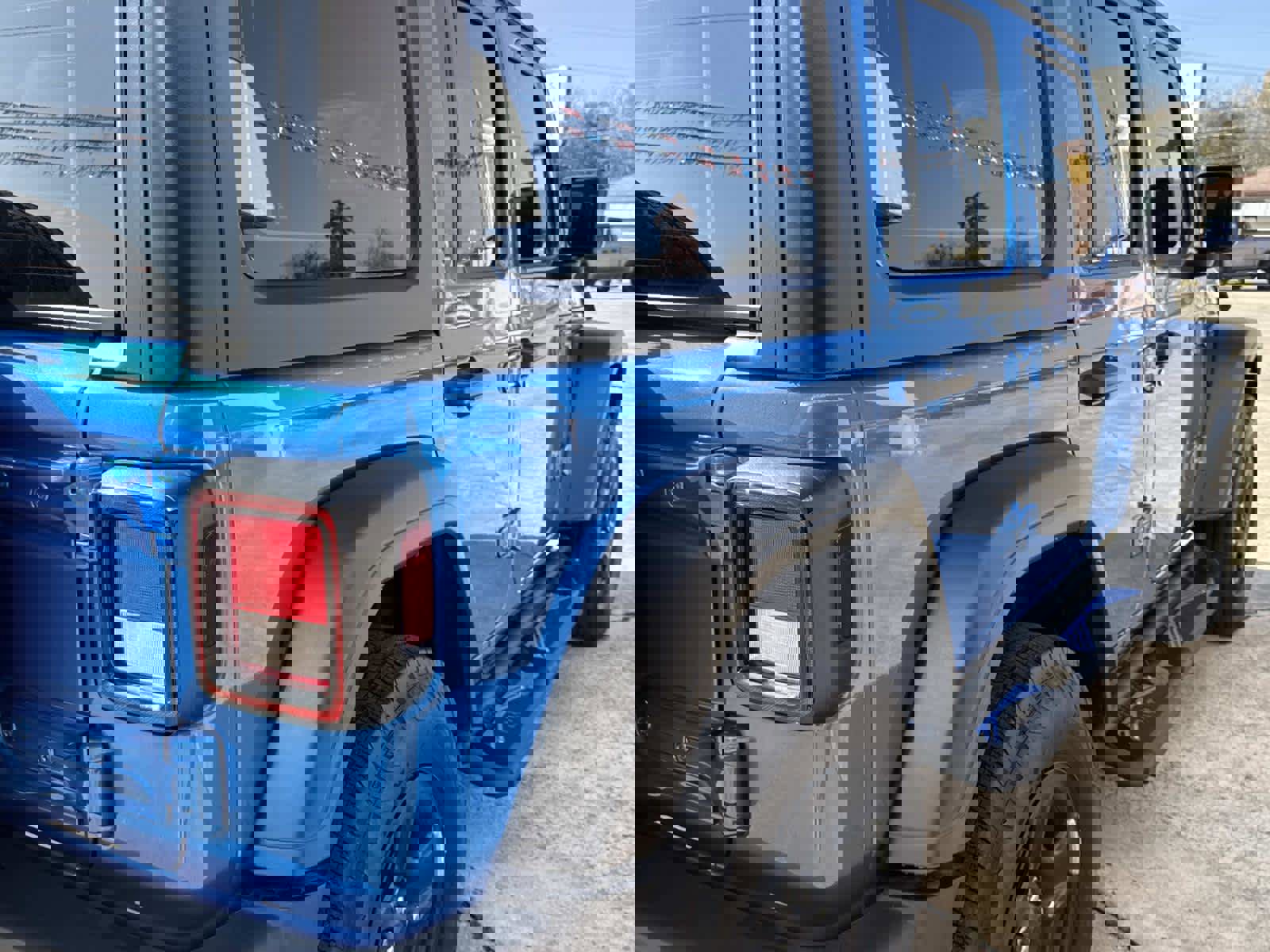 Used 2025 Jeep Wrangler Sport image 13