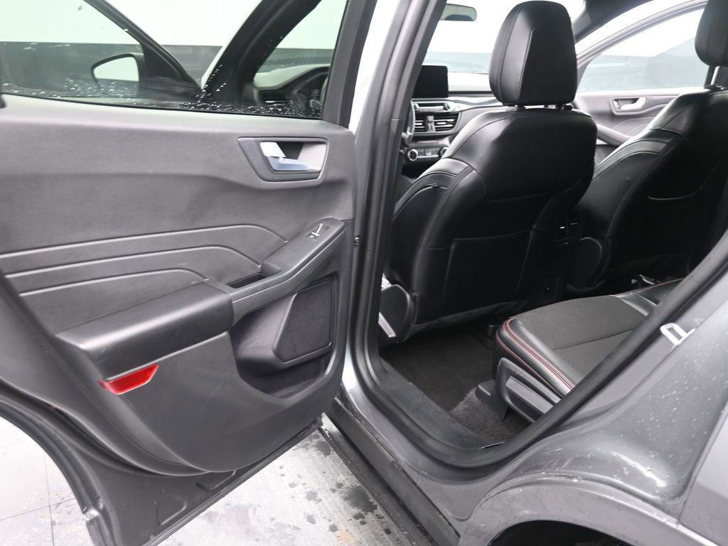 Used 2024 Ford Escape ST-Line image 18