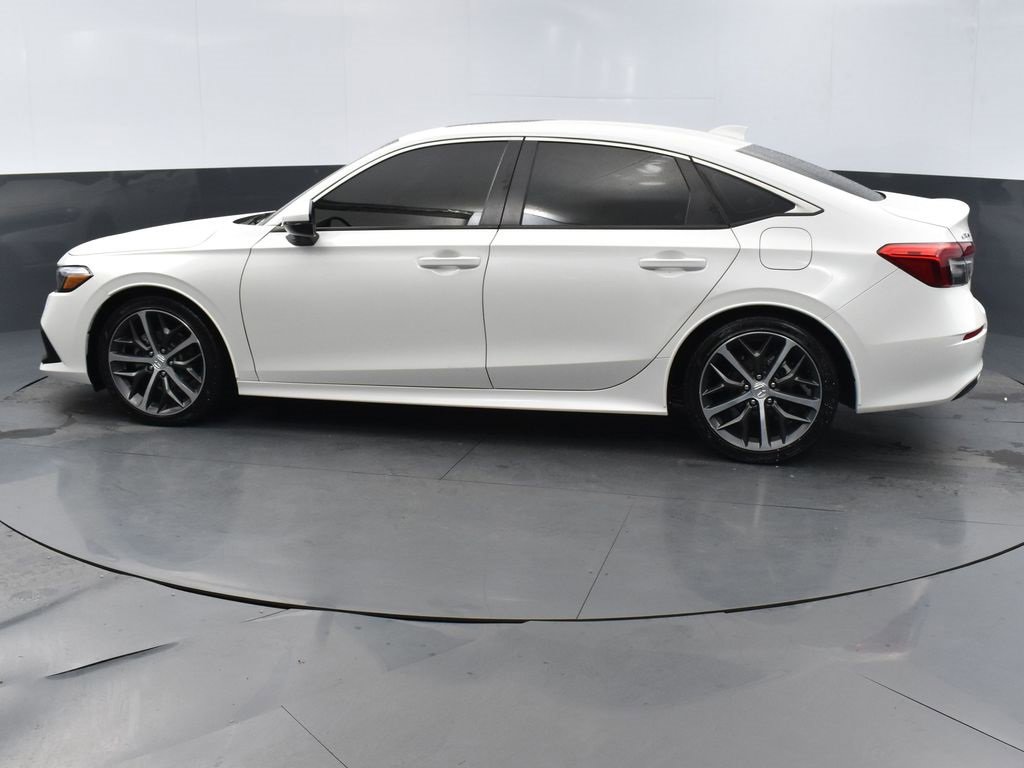 Used 2024 Honda Civic Touring image 2