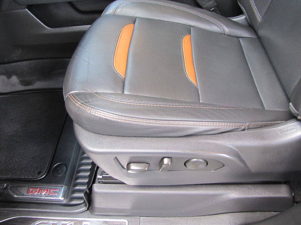 Used 2024 GMC Sierra 2500 AT4 w/ AT4 Premium Plus Package AWD/4WD image 14
