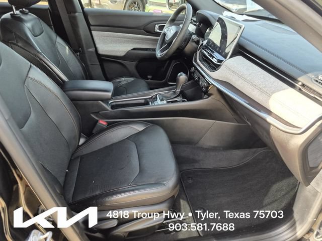 Used 2023 Jeep Compass Latitude AWD/4WD image 11