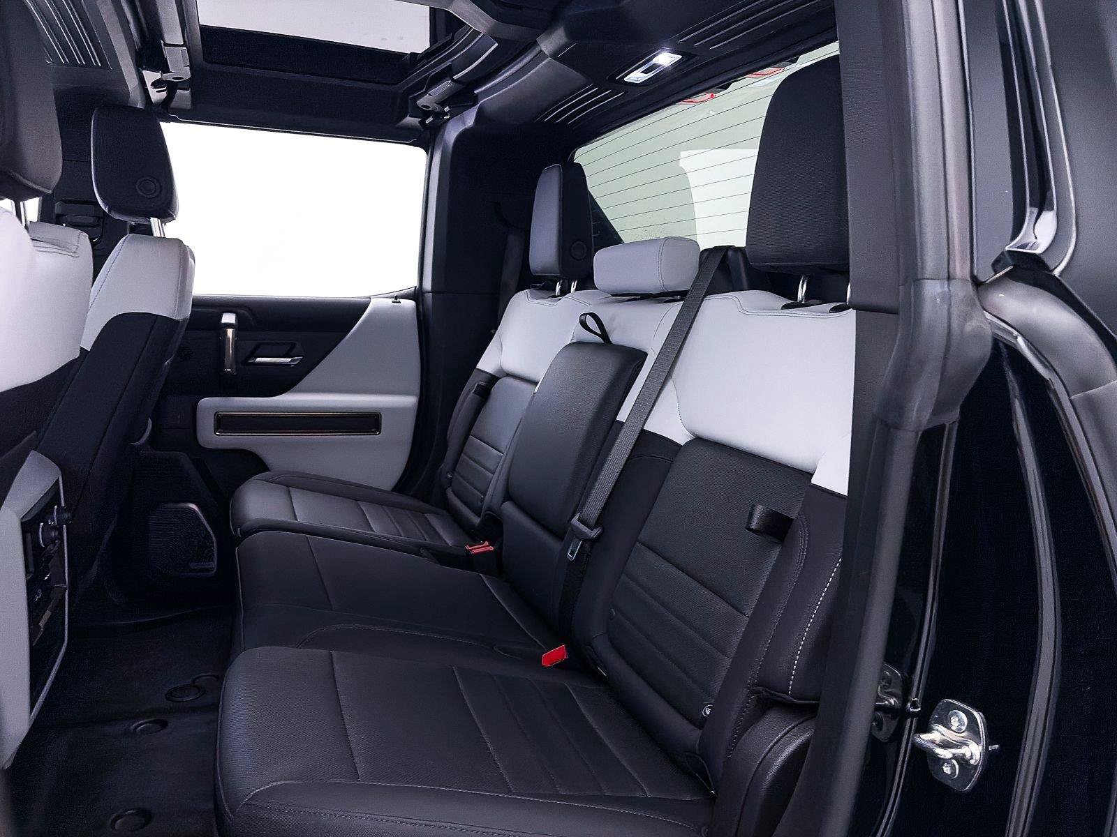 Used 2025 GMC Hummer EV 3X AWD/4WD image 40