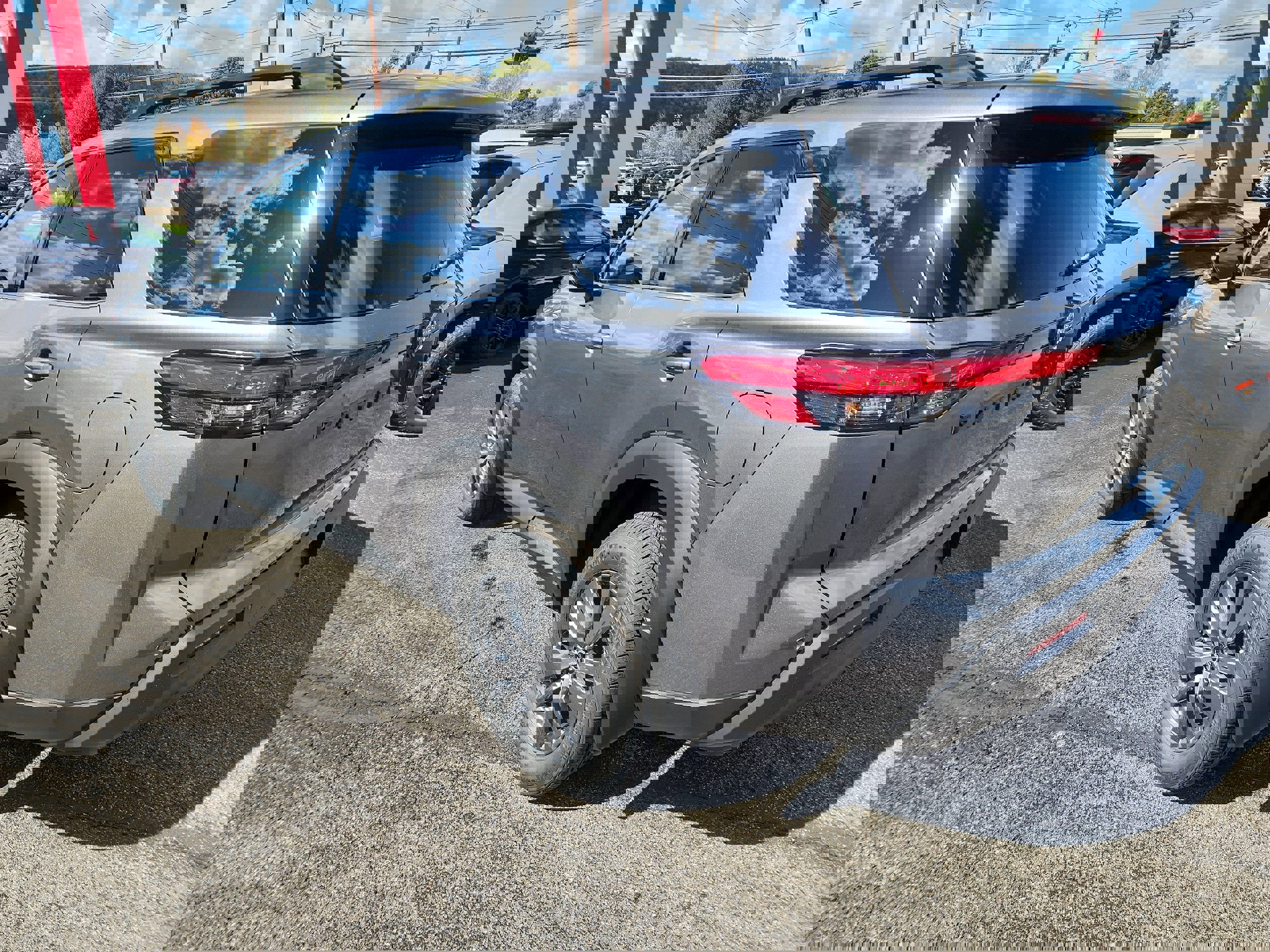 New 2025 Nissan Pathfinder SV image 6