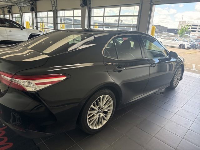 Used 2018 Toyota Camry XLE FWD image 5