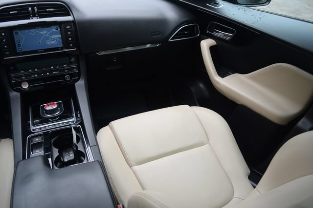 Used 2018 Jaguar F-PACE Premium AWD/4WD image 14
