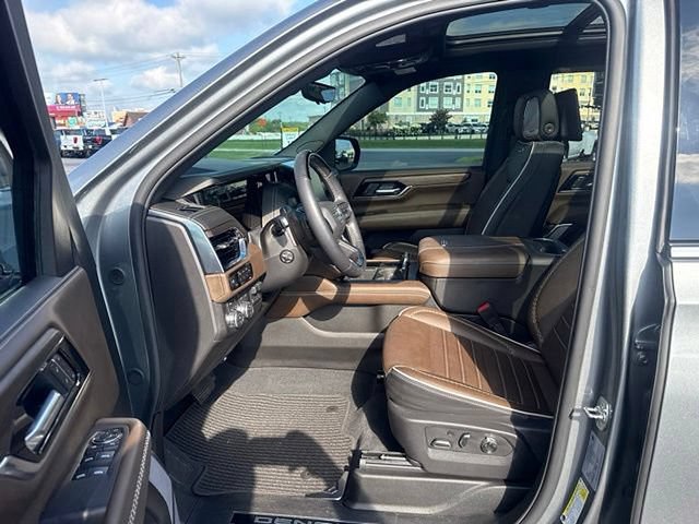 Used 2026 GMC Yukon Denali Ultimate AWD/4WD image 14