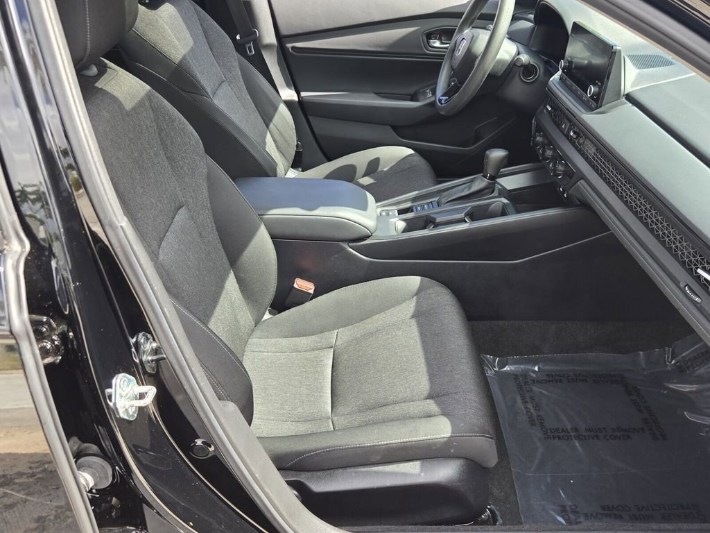 Certified 2025 Honda Accord SE image 17