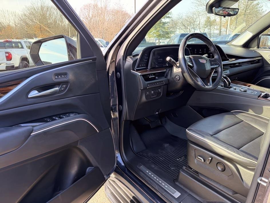 Certified 2022 Cadillac Escalade Premium Luxury w/ Performance Package image 17
