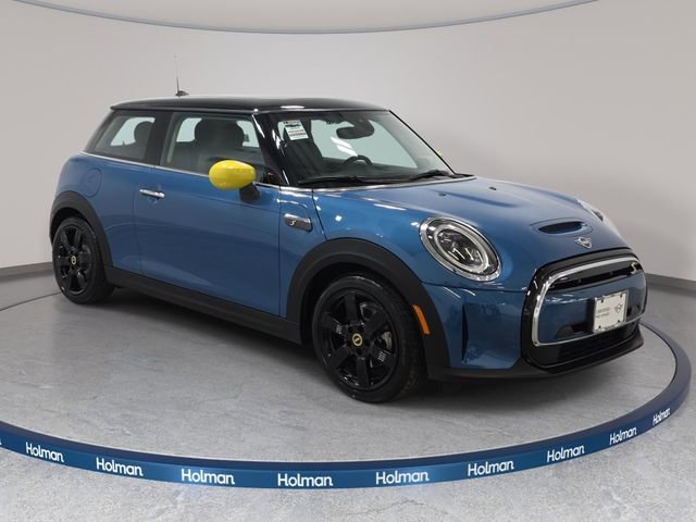 Certified 2024 MINI Cooper SE image 3