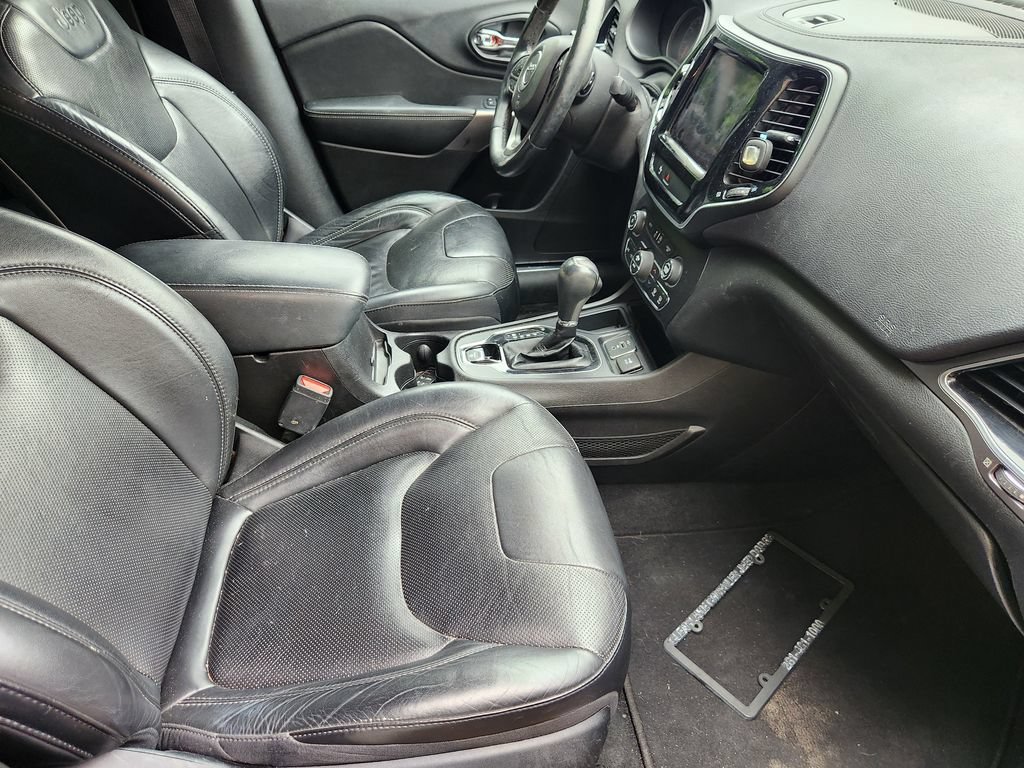 Used 2019 Jeep Cherokee Limited FWD image 12