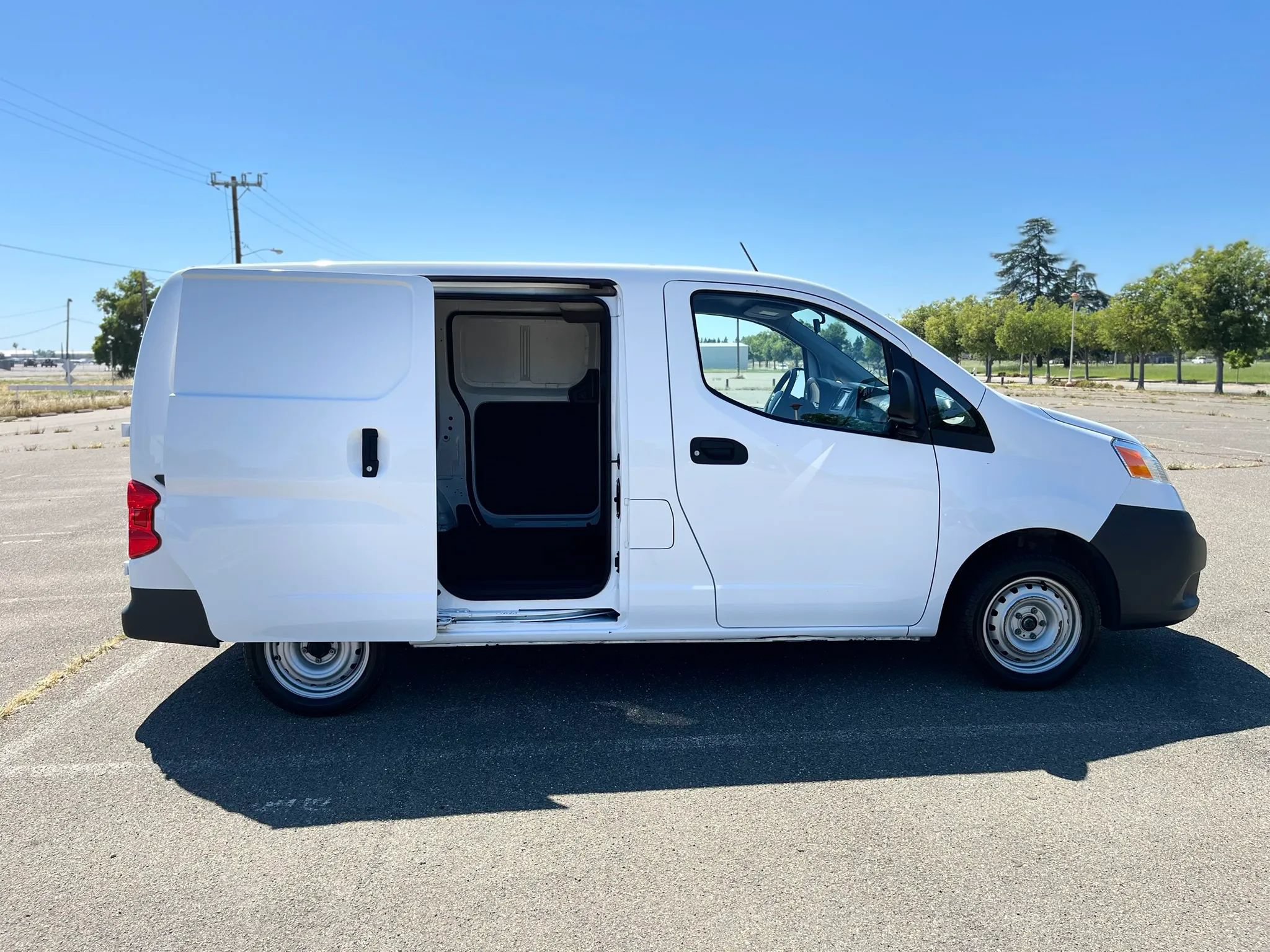 Used 2019 Nissan NV200 S w/ Back Door Glass Package FWD image 11