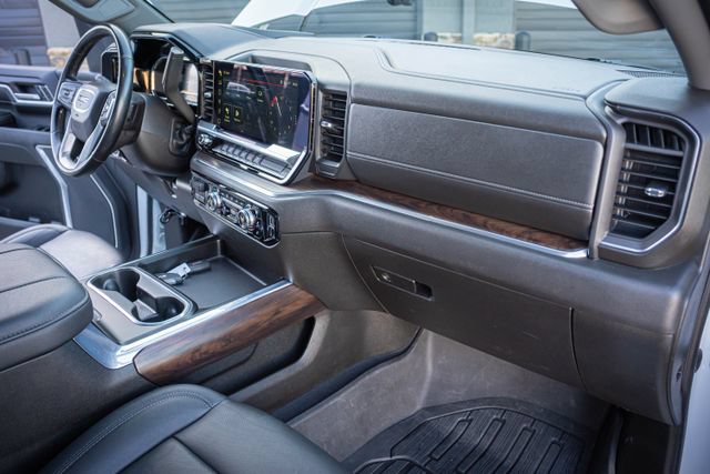 Used 2024 GMC Sierra 3500 SLT w/ SLT Convenience Package AWD/4WD image 34