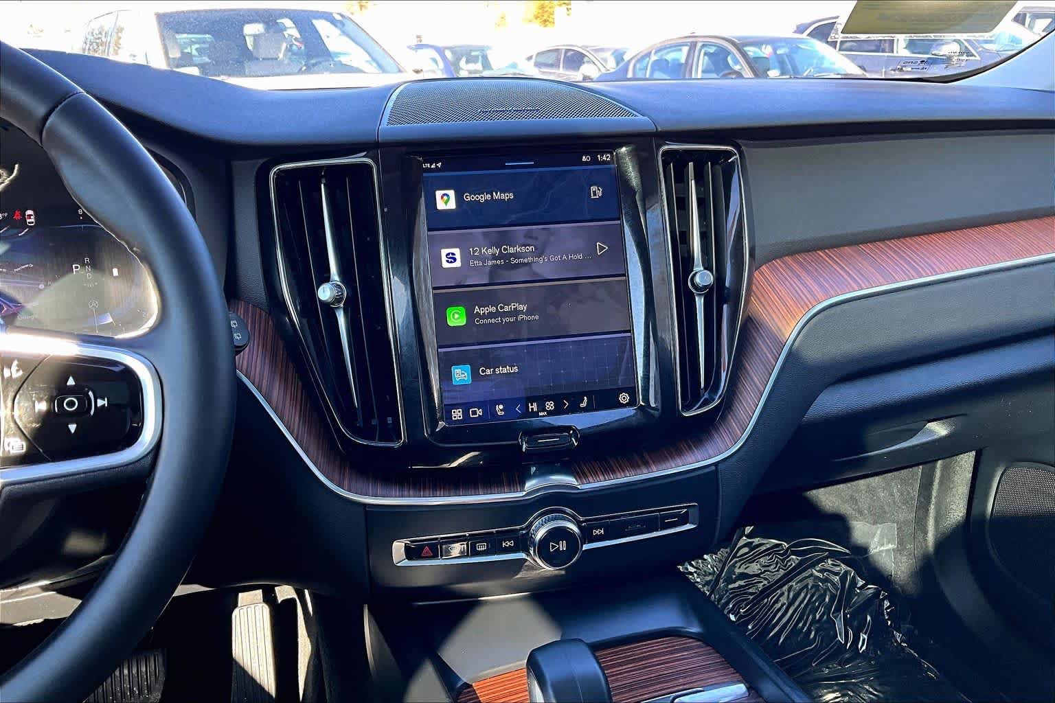 Certified 2023 Volvo XC60 B5 Plus w/ Climate Package AWD/4WD image 7
