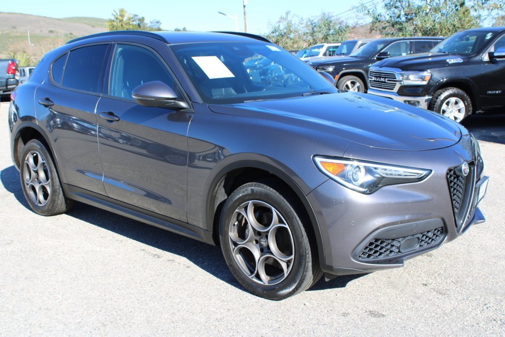 Used 2022 Alfa Romeo Stelvio Sprint image 3