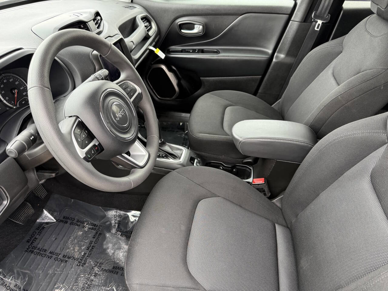 Used 2023 Jeep Renegade Latitude image 10