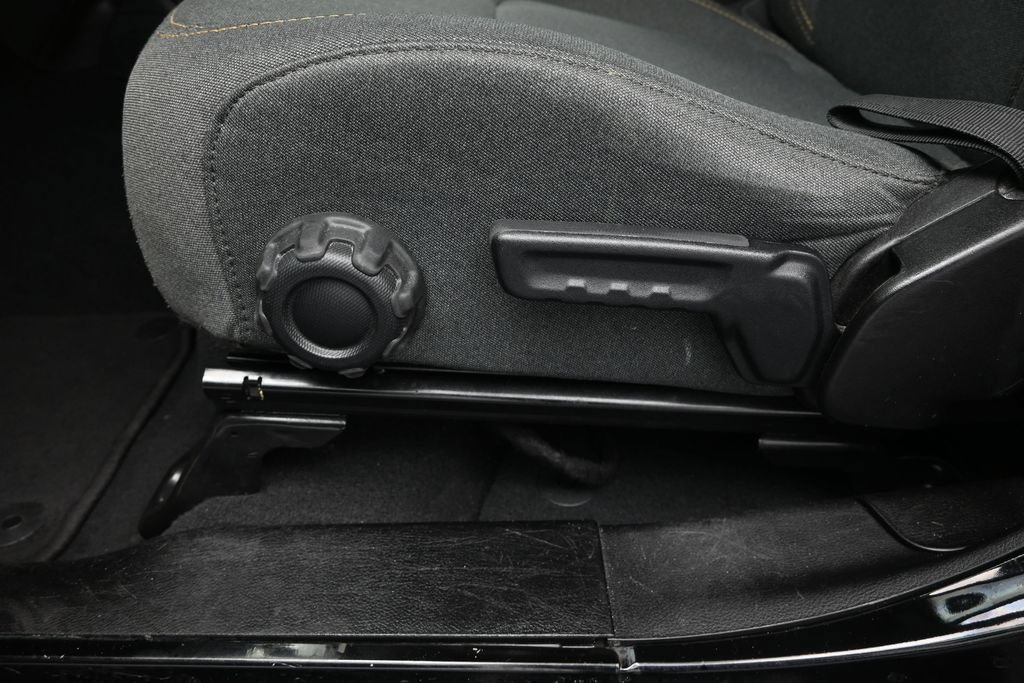 Used 2024 Jeep Wrangler Unlimited Sport AWD/4WD image 22