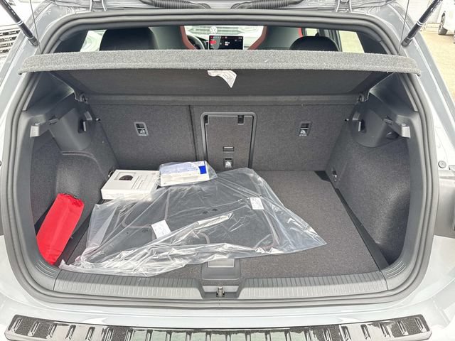 New 2026 Volkswagen GTI SE FWD image 5