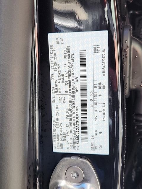 New 2025 Lincoln Corsair Reserve w/ Equipment Group 202A image 25