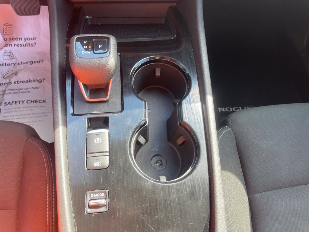 Used 2024 Nissan Rogue S FWD image 19