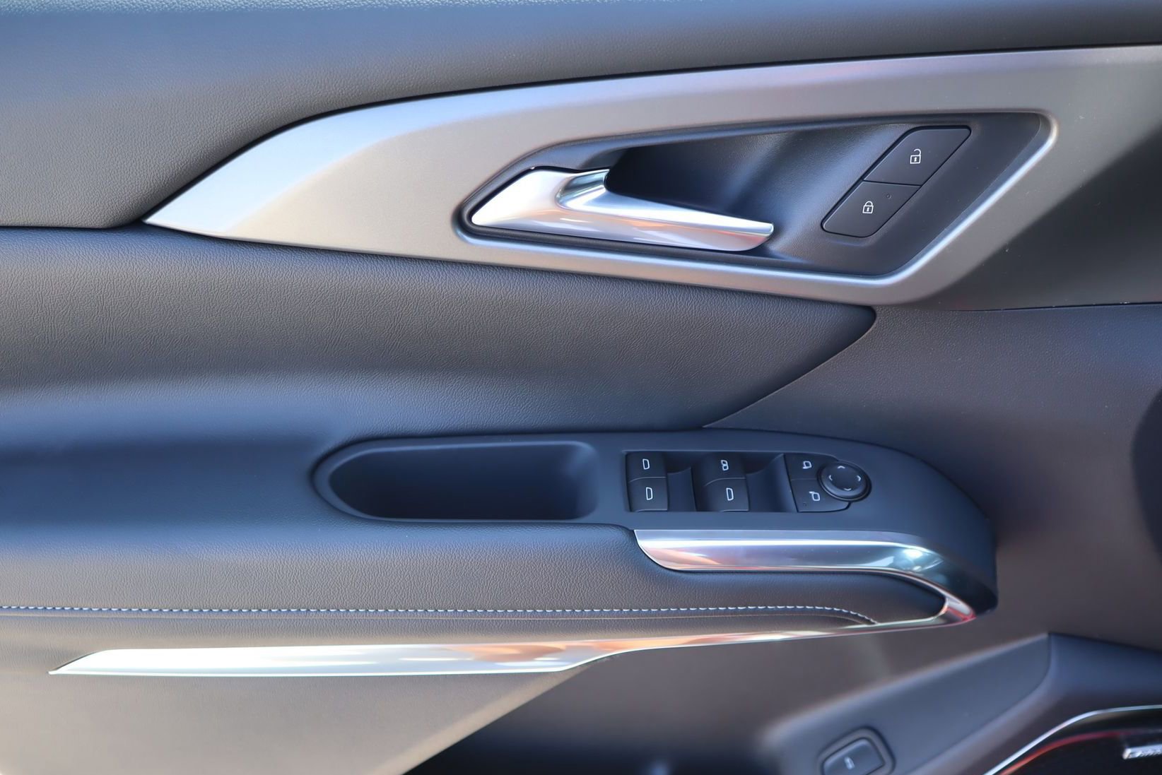New 2026 Chevrolet Traverse LT w/ Enhanced Driving Package FWD image 26