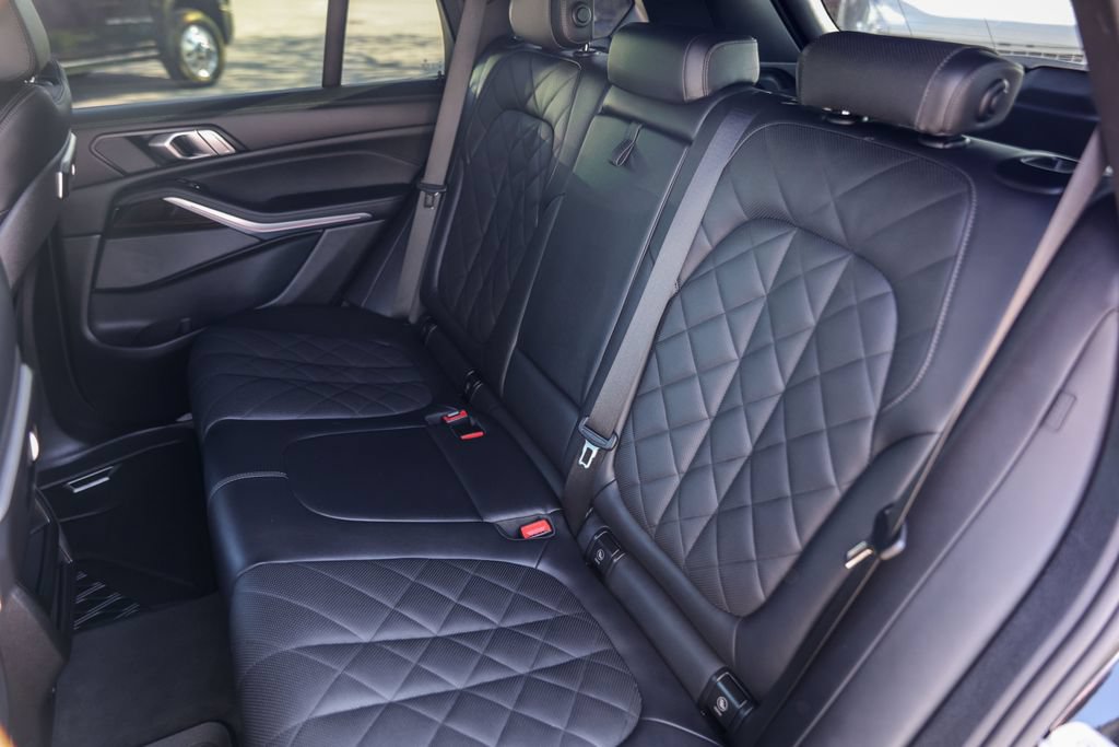 Used 2025 BMW X5 xDrive40i w/ M Sport Package AWD/4WD image 27
