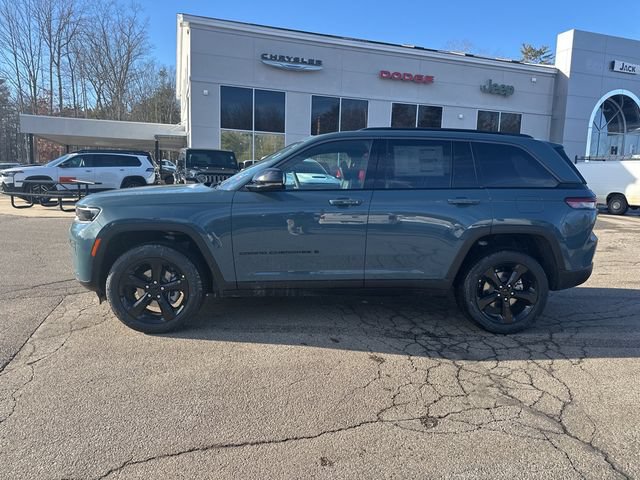New 2026 Jeep Grand Cherokee Limited w/ Limited Altitude Package AWD/4WD image 2