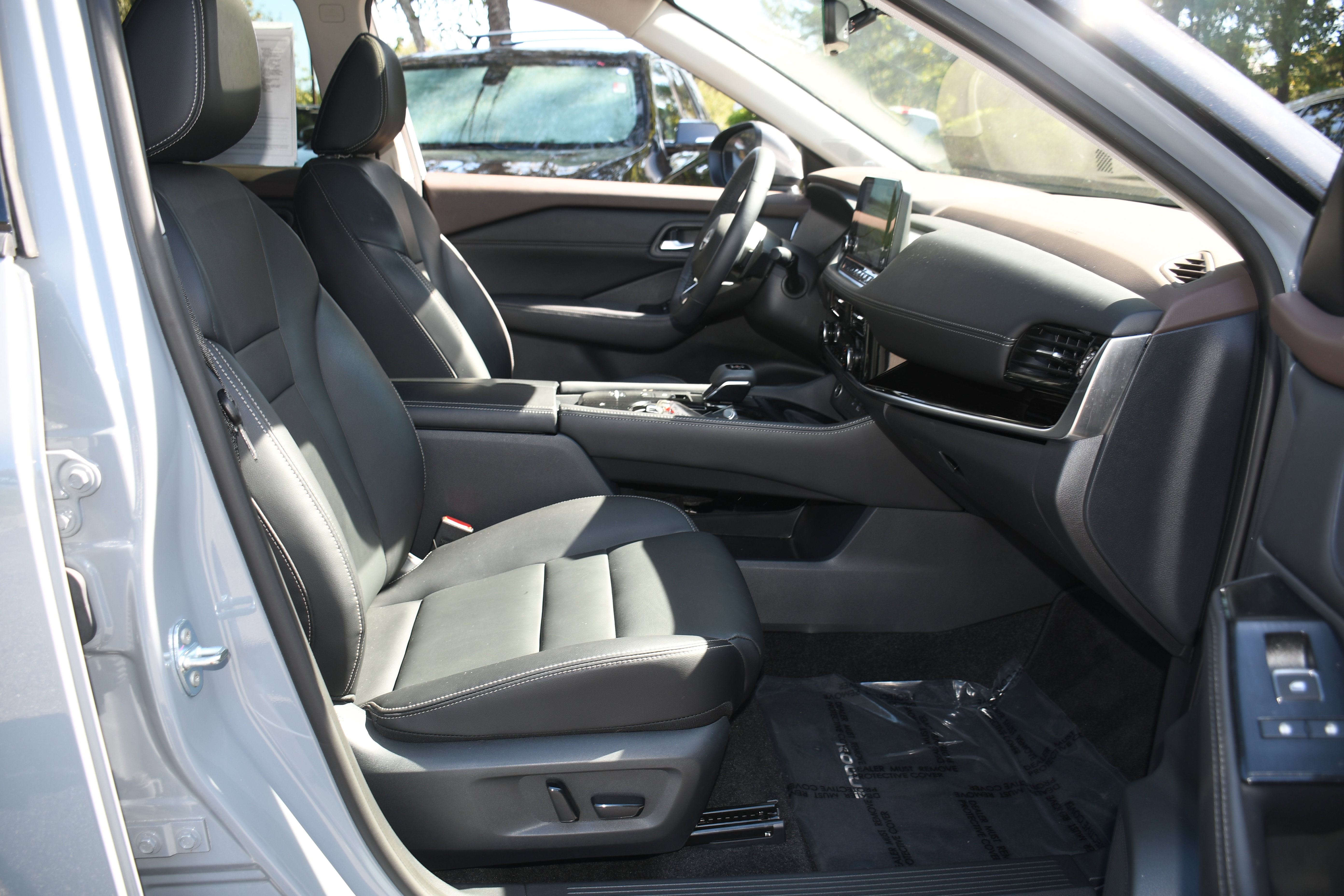 Used 2023 Nissan Rogue SL w/ SL Premium Package image 22