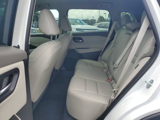 Used 2024 Nissan Rogue SL FWD image 11