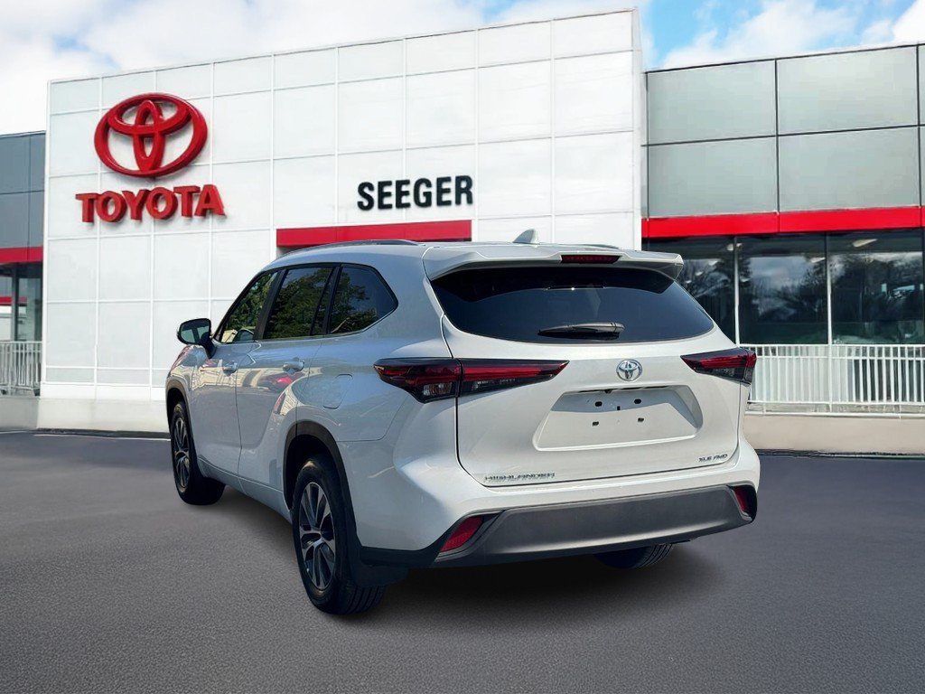 Used 2026 Toyota Highlander XLE AWD/4WD image 9