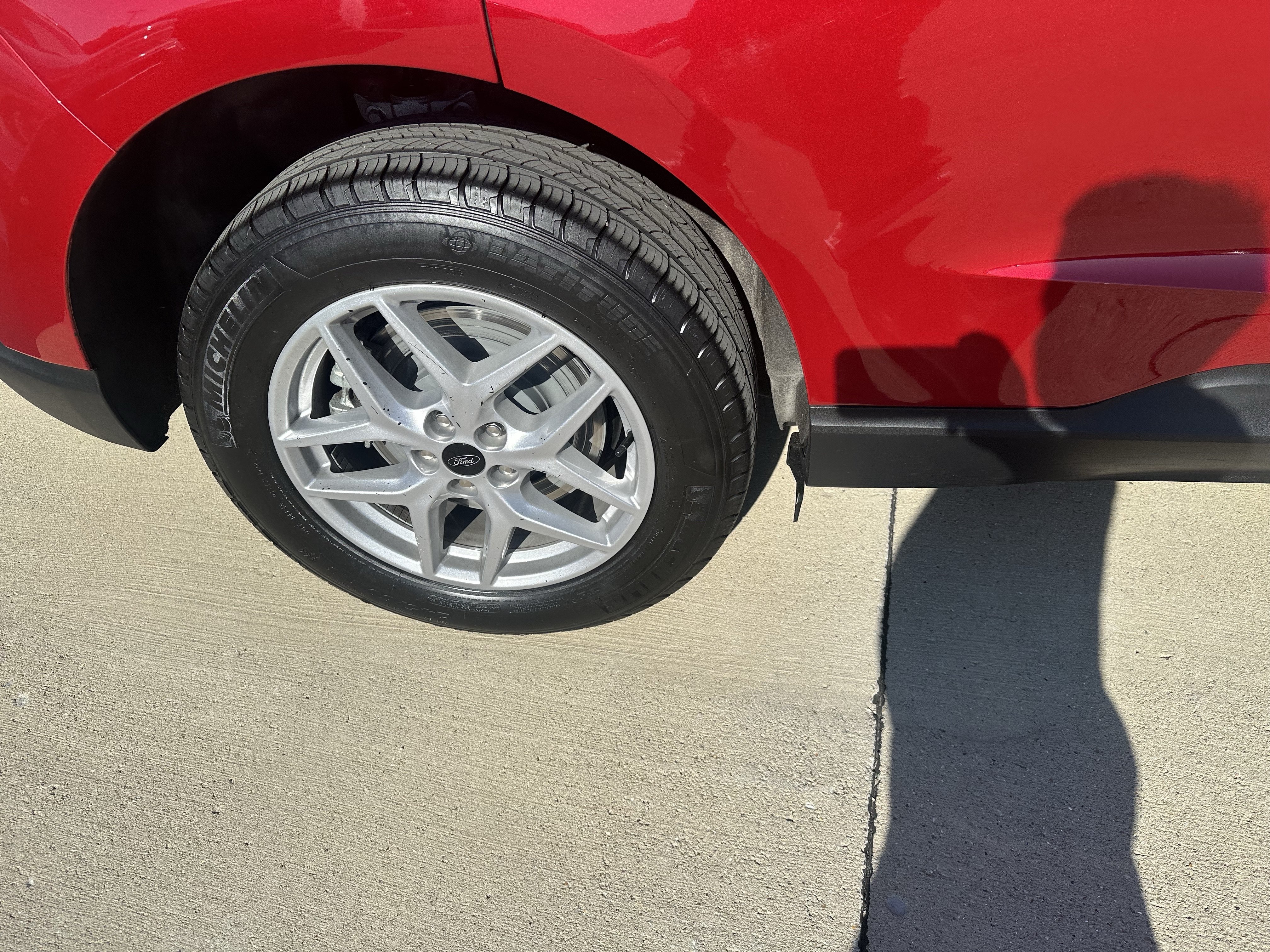 Used 2024 Ford Edge SEL AWD/4WD image 3