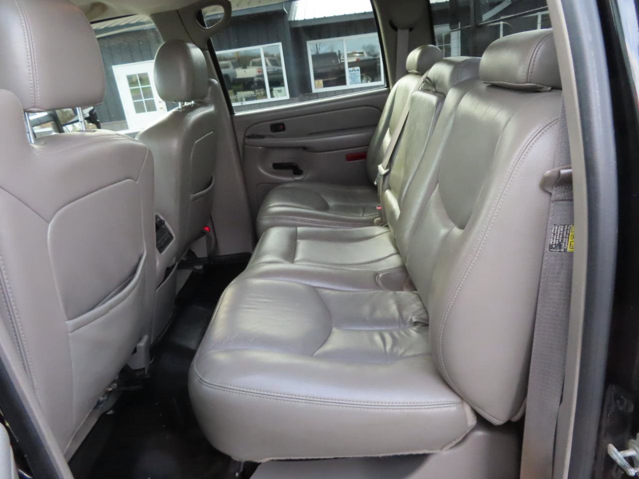 Used 2005 Chevrolet Silverado 2500 LT w/ Heavy-Duty Power Package image 41