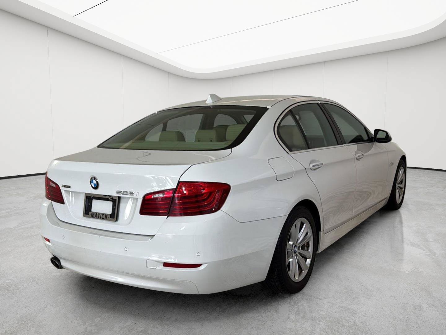 Used 2015 BMW 528i xDrive Sedan AWD/4WD image 31