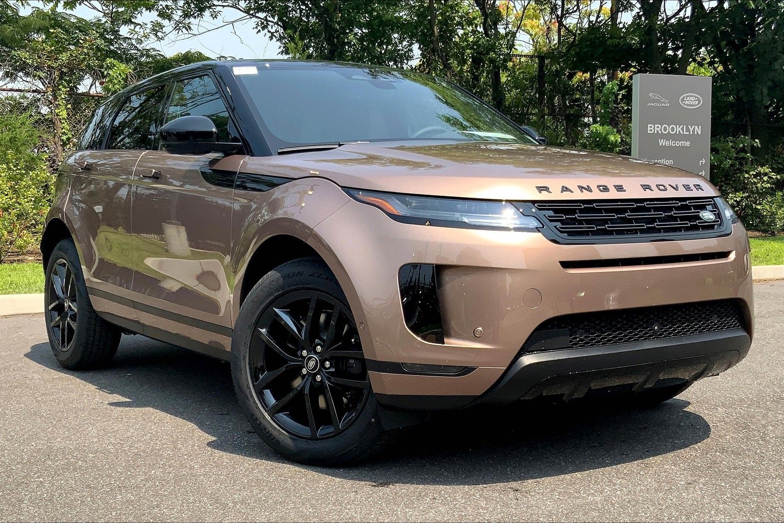 New 2026 Land Rover Range Rover Evoque S image 2