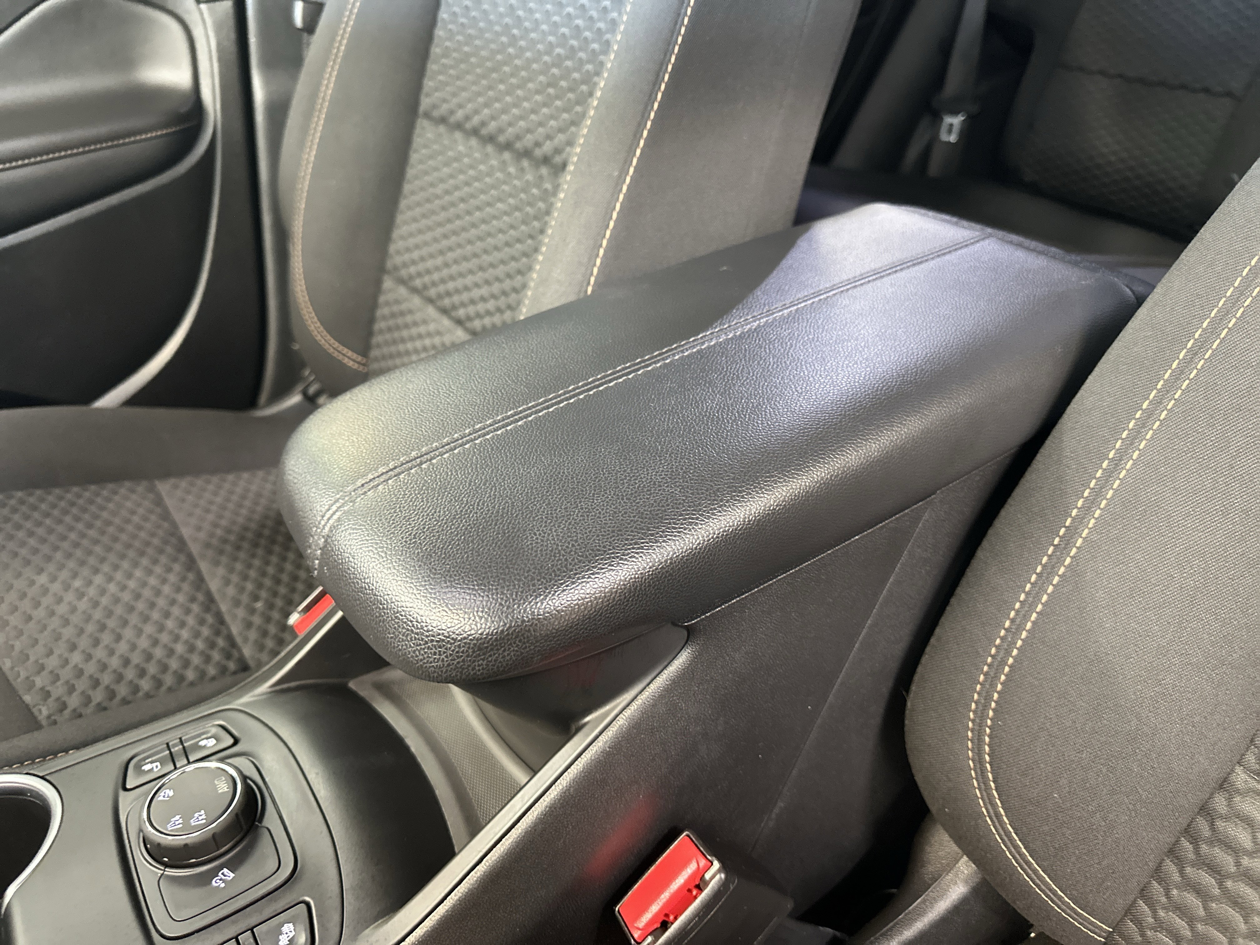 Used 2019 GMC Terrain SLE w/ Driver Convenience Package image 28