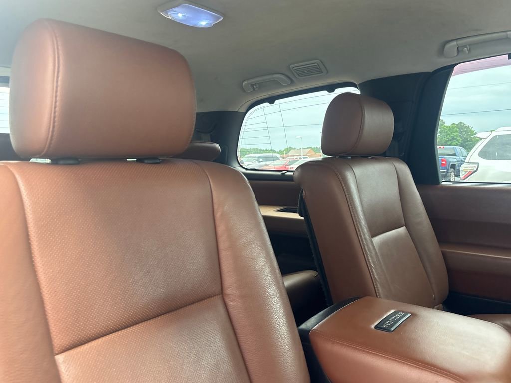 Used 2014 Toyota Sequoia Platinum RWD image 26