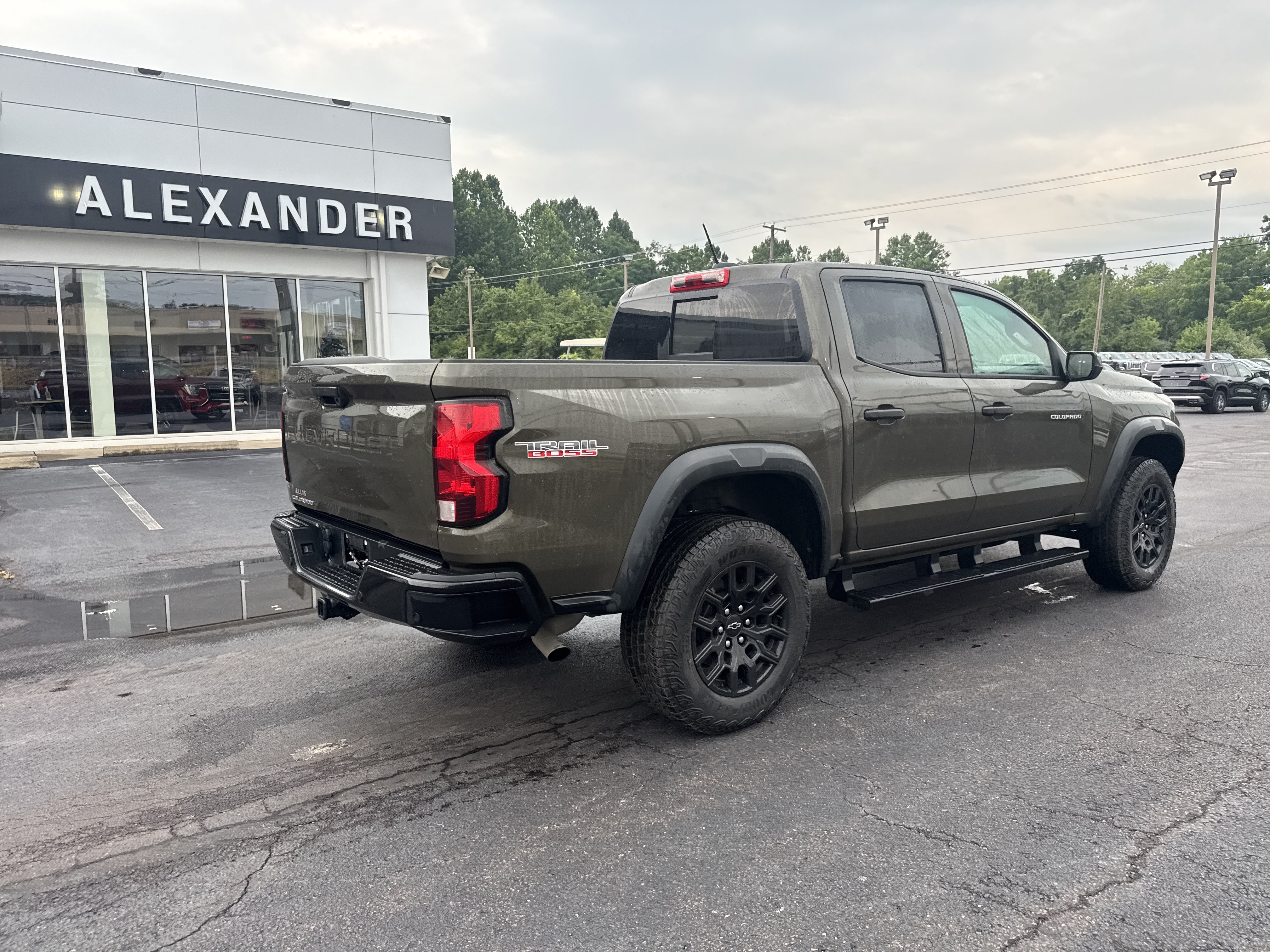Used 2025 Chevrolet Colorado Trail Boss AWD/4WD video 3