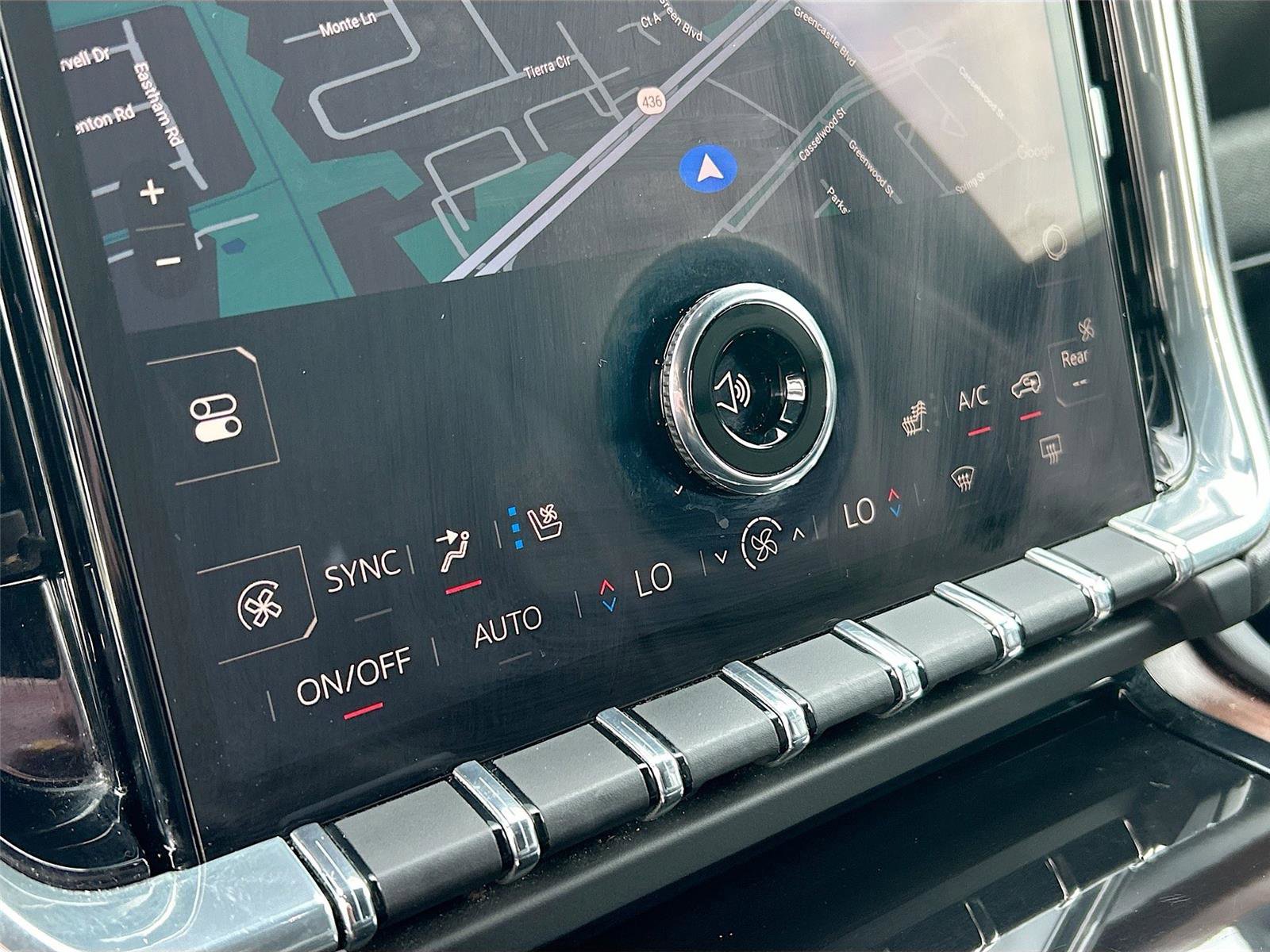 Used 2025 GMC Yukon Denali RWD image 16