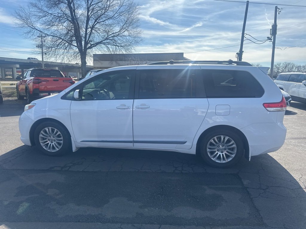 Used 2012 Toyota Sienna image 8