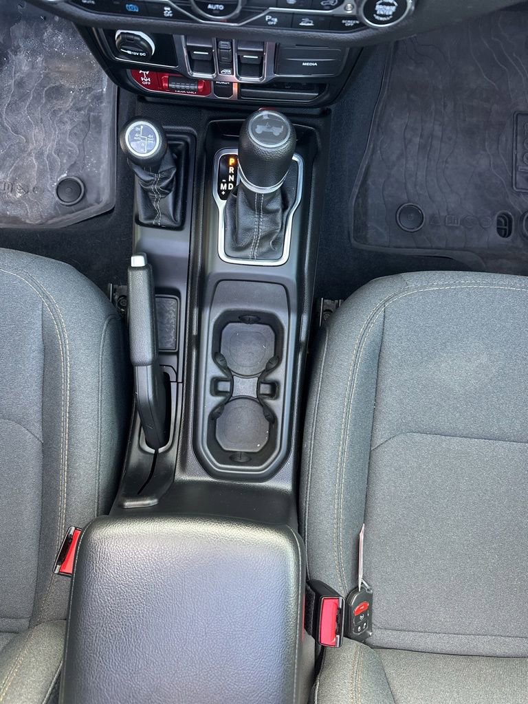 Used 2024 Jeep Wrangler Unlimited AWD/4WD image 37