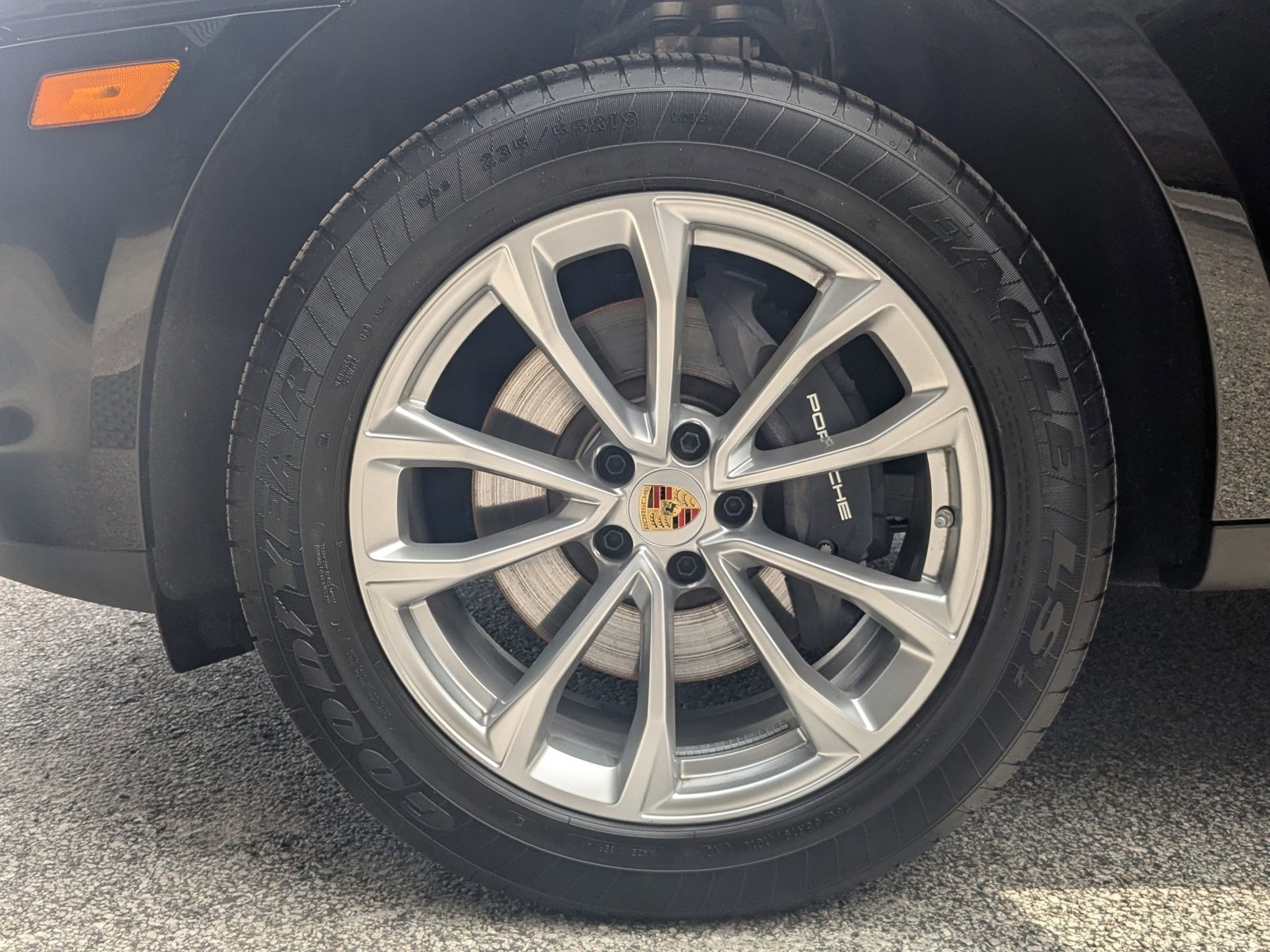Certified 2026 Porsche Macan Turbo AWD/4WD image 30