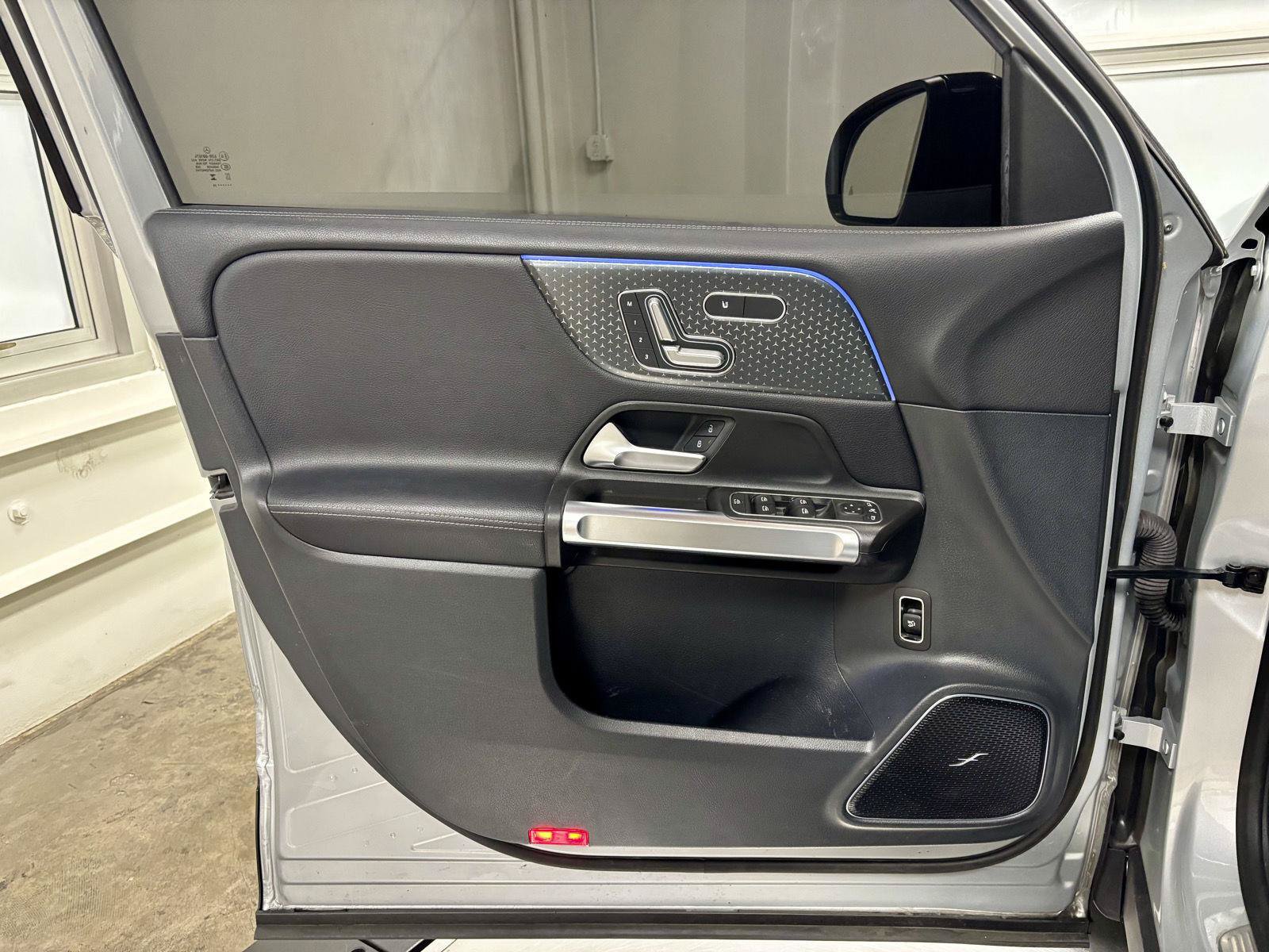 Used 2024 Mercedes-Benz GLB 35 AMG 4MATIC image 16