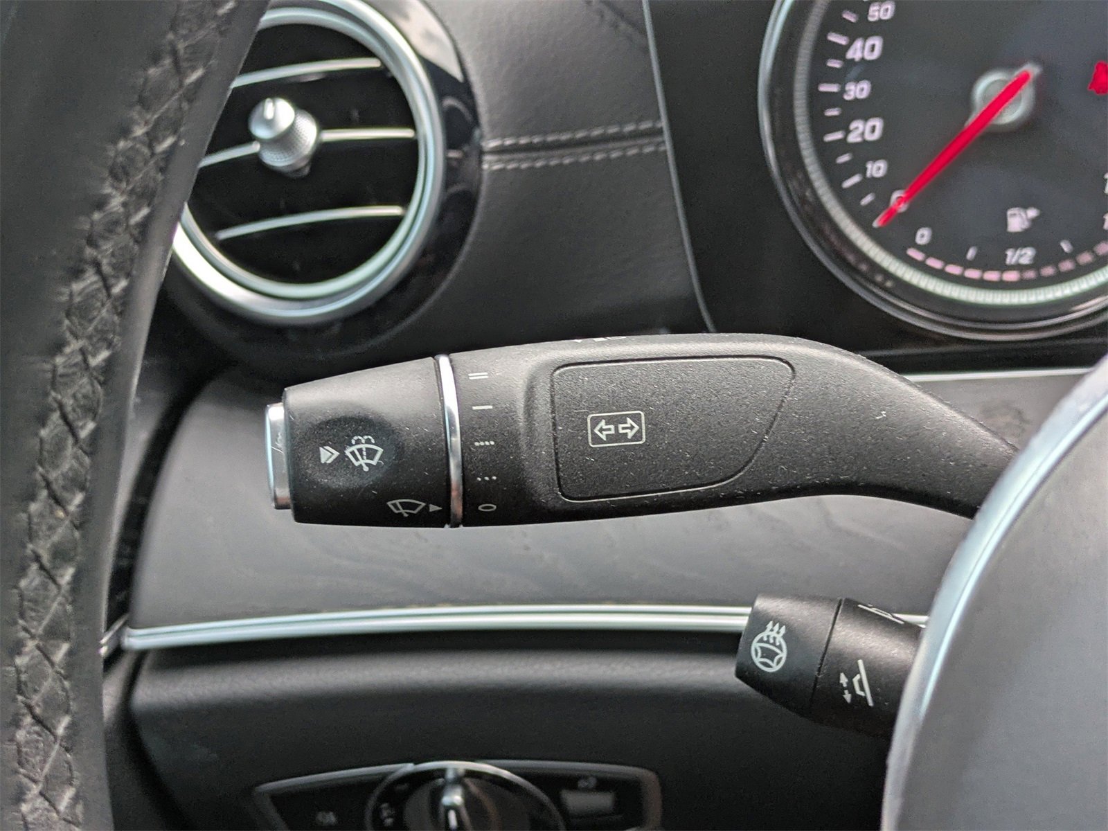 Used 2019 Mercedes-Benz E 300 4MATIC image 40