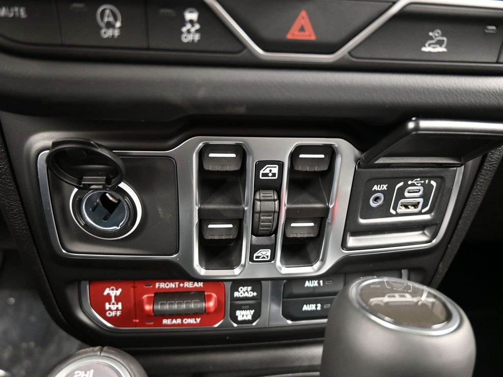New 2026 Jeep Gladiator Rubicon w/ Steel Power Dome Hood Package AWD/4WD image 18