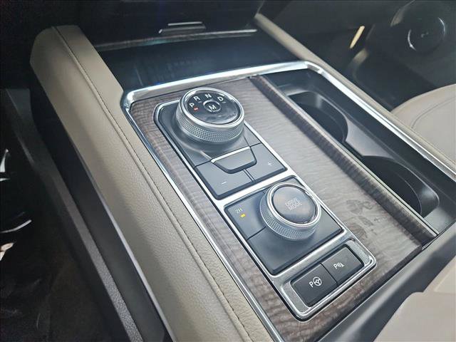 Used 2020 Ford Expedition Limited w/ Equipment Group 302A AWD/4WD image 14